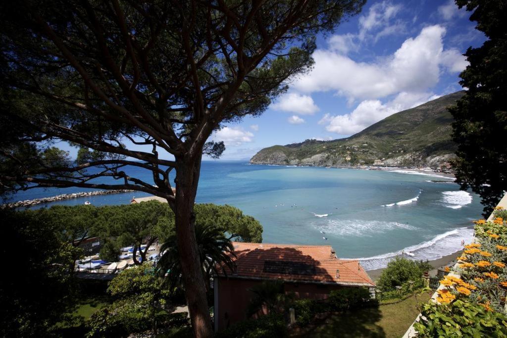 Villa Mare Blu Levanto Exteriör bild