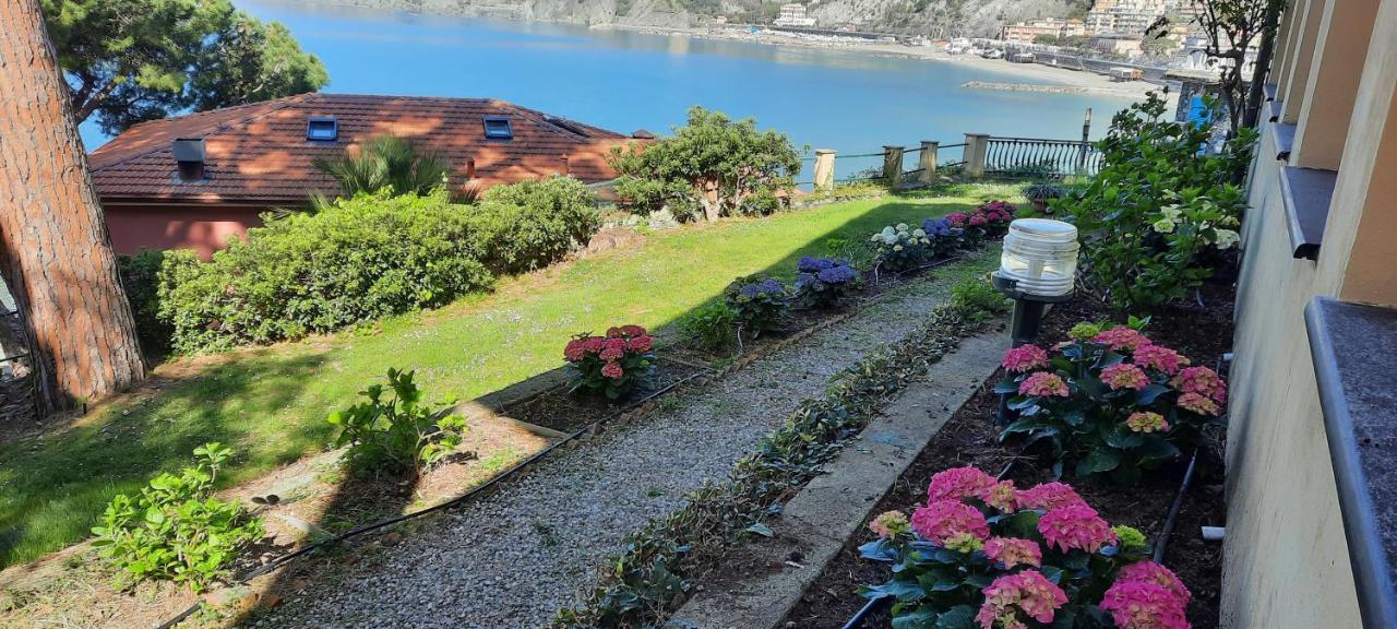 Villa Mare Blu Levanto Exteriör bild