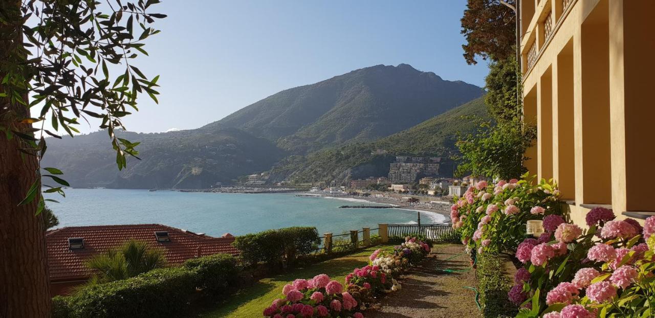 Villa Mare Blu Levanto Exteriör bild